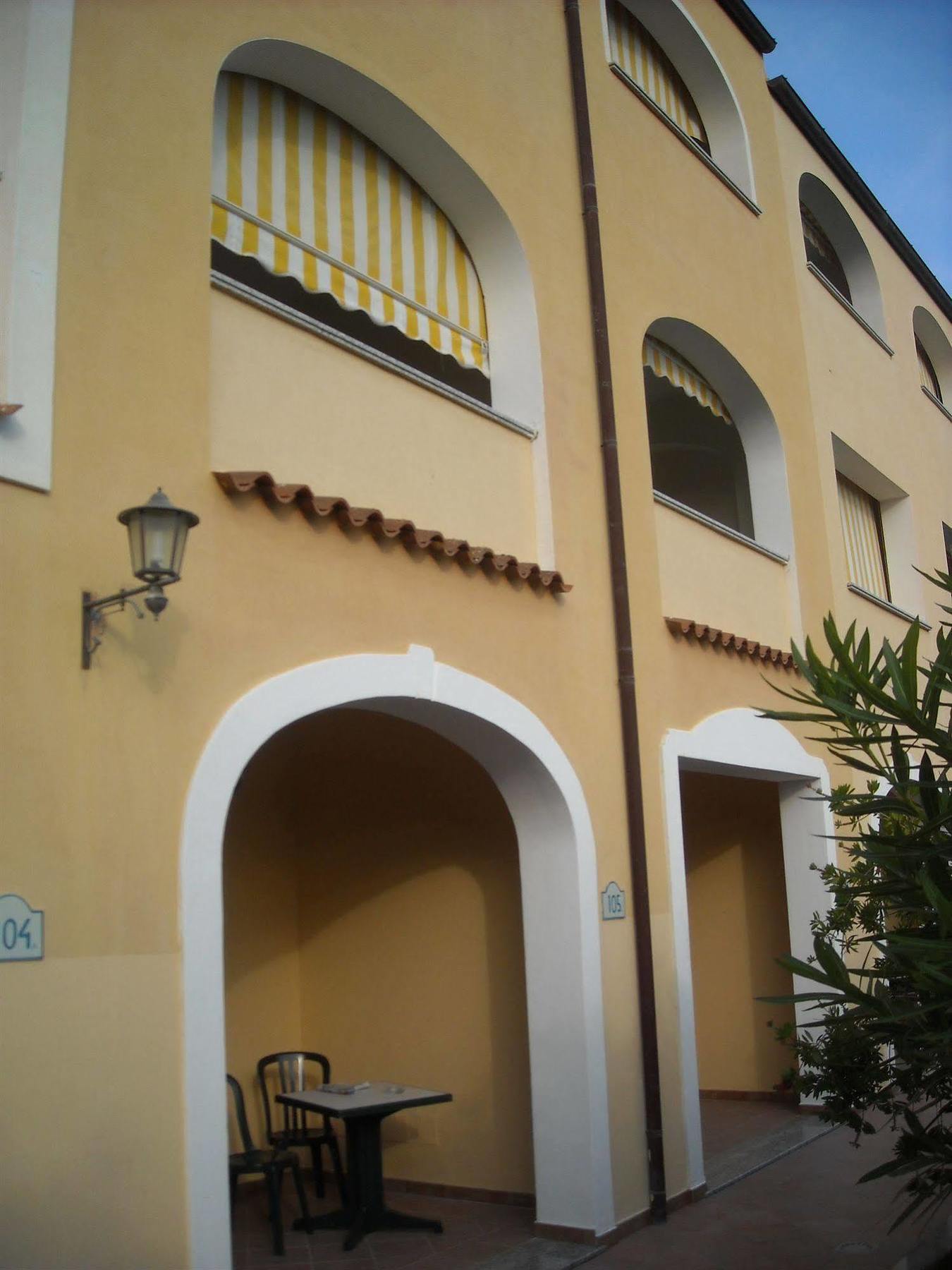 Residence Il Borgo Orosei Exteriör bild