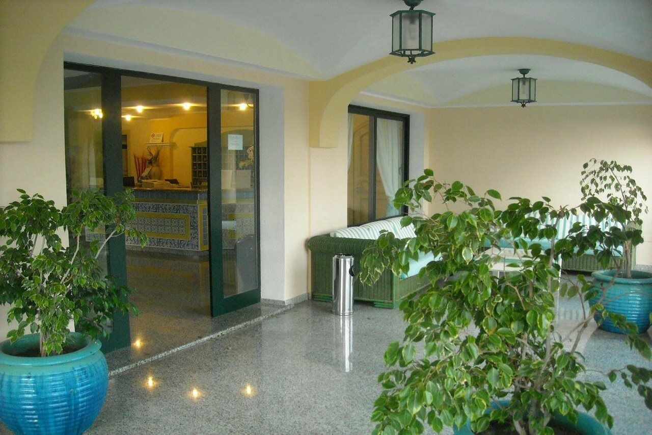 Residence Il Borgo Orosei Exteriör bild